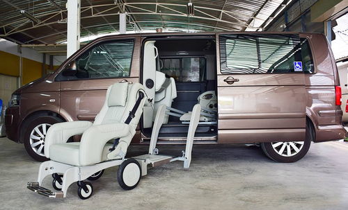 改装丰田威尔法埃尔法商务车福祉座椅老年人残疾人汽车座椅